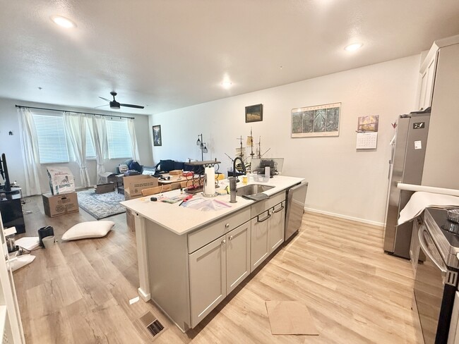 Building Photo - 1820 Iron Wheel Dr