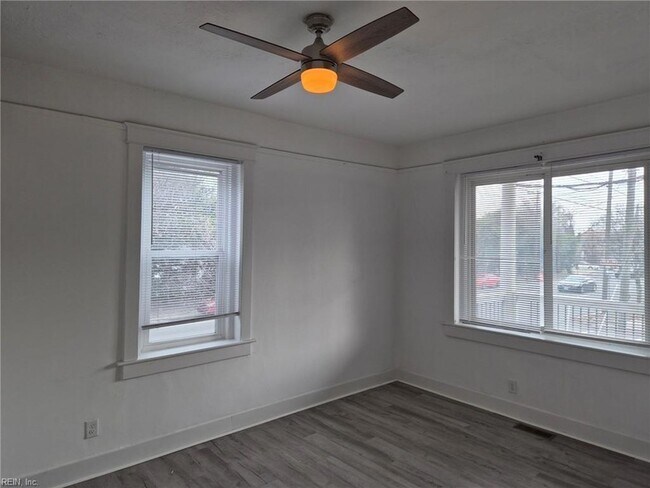 Building Photo - 351 51st St