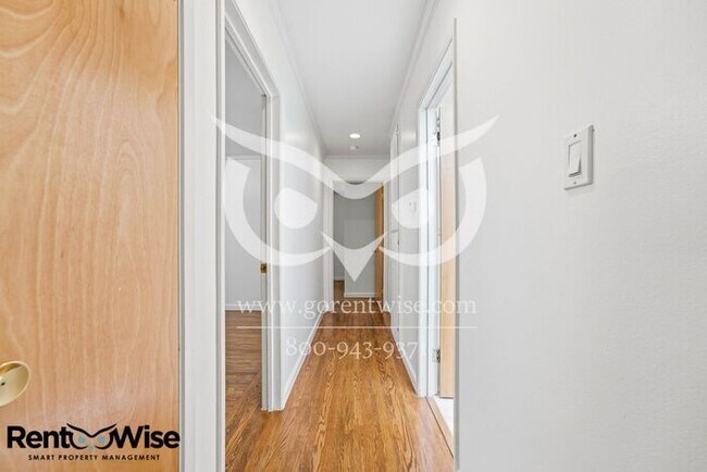 Building Photo - 190 Forest Knolls Dr