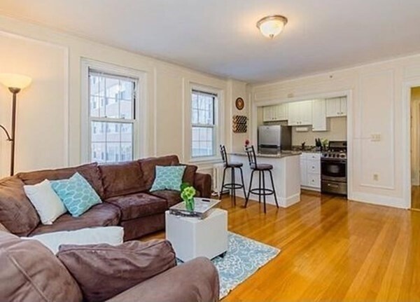 Building Photo - 1450 Beacon St