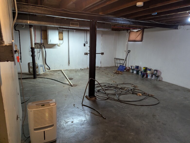 Building Photo - 6147 Garfield Ave