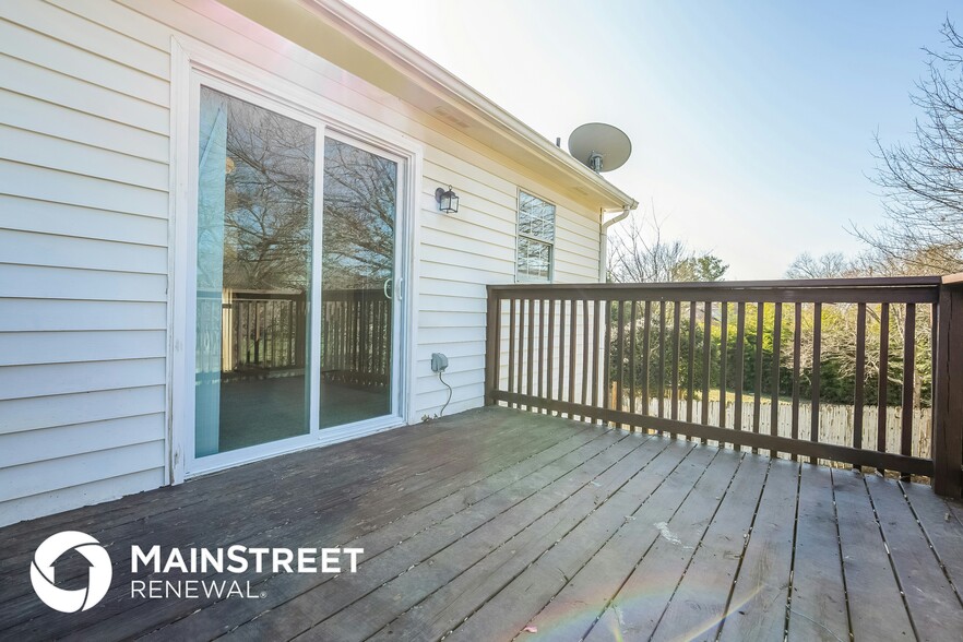 Building Photo - 400 Brannon Hill Ct