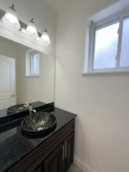 Building Photo - 3527 S Parnell Ave