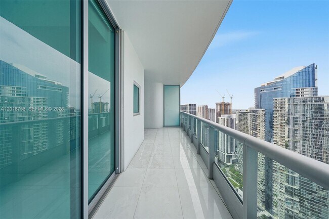 Building Photo - 900 Biscayne Blvd