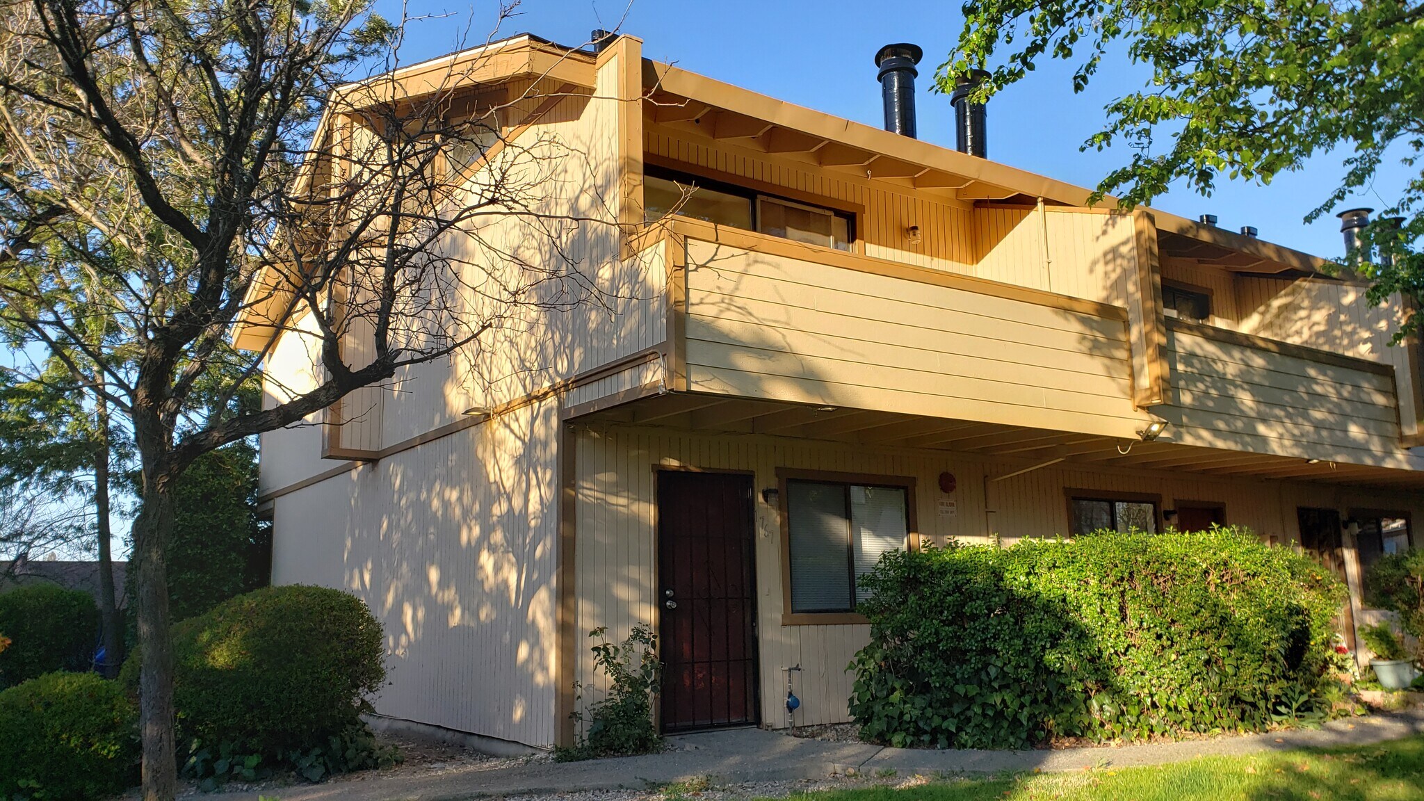 Building Photo - 1761 W 3rd St