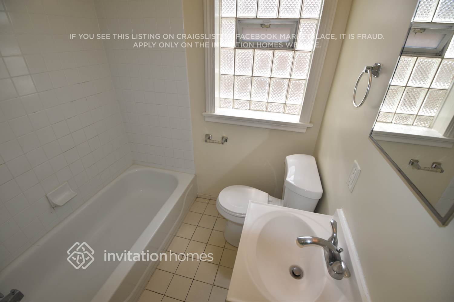 Building Photo - 8035 S Richmond St