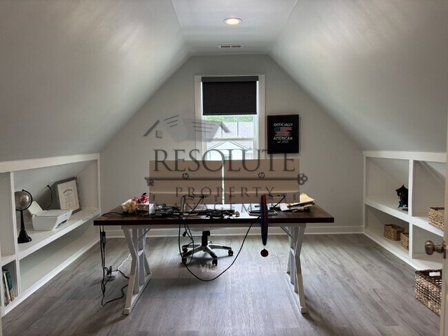 Building Photo - 60 Satinwing Ct