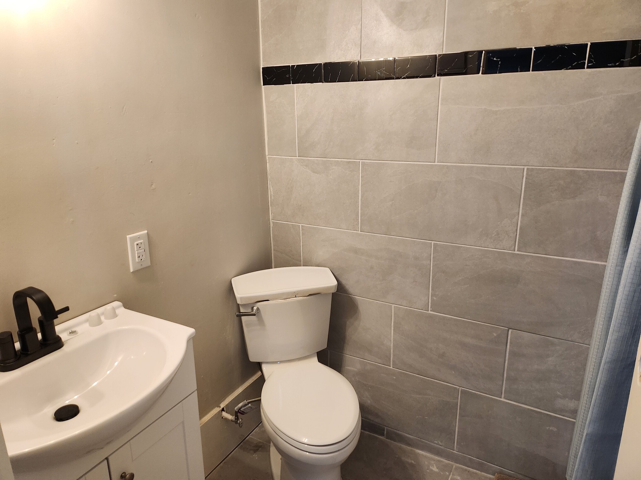 Building Photo - 188 New Castle Rd