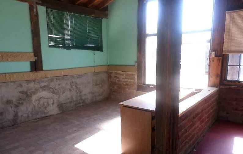 Building Photo - 320 N Warren Ave