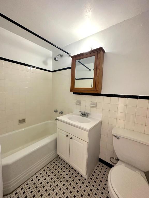 Building Photo - 0 bedroom in Rego Park NY 11374