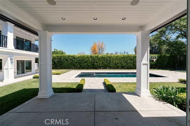 Building Photo - 20701 Dumont St