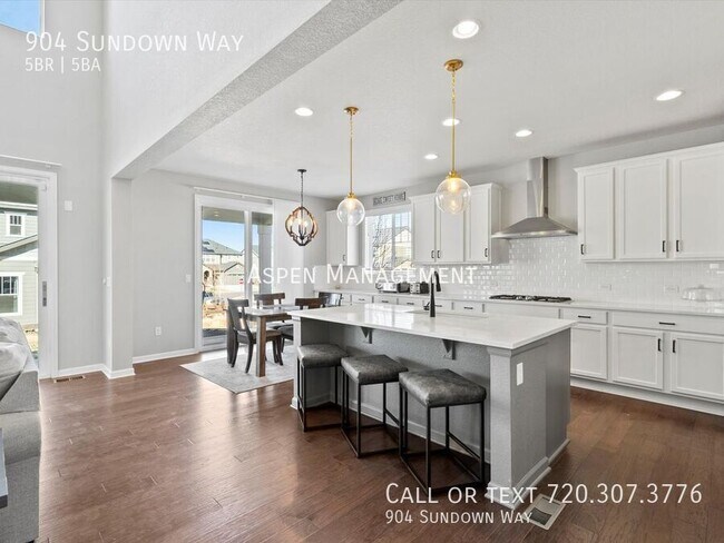Building Photo - 904 Sundown Way