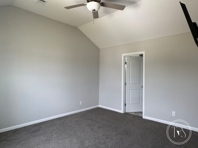 Building Photo - 38 Sunflower Cir NE