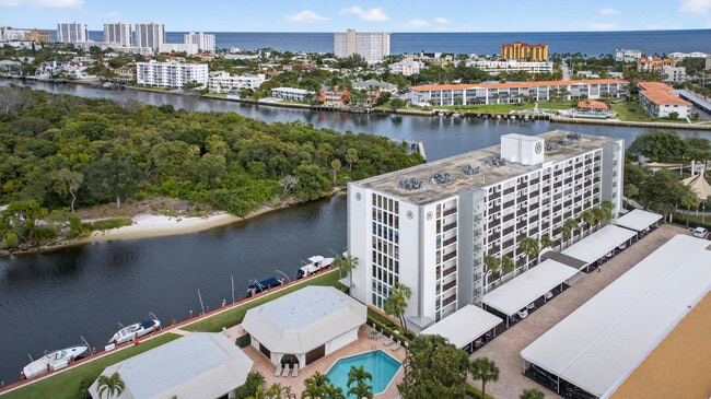 Building Photo - 1631 Riverview Rd