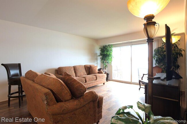 Building Photo - 1944 Klingensmith Rd