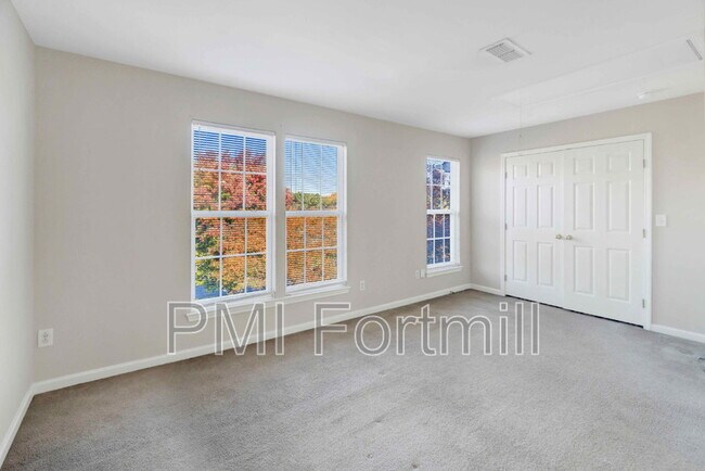 Building Photo - 15744 Kensington Palace Ln