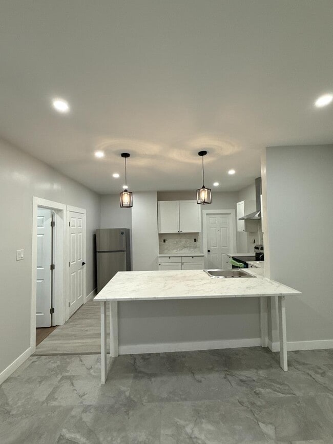 Primary Photo - 34 Francis St