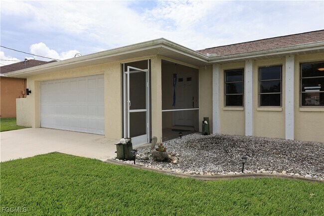 Building Photo - 2106 SW 51st St