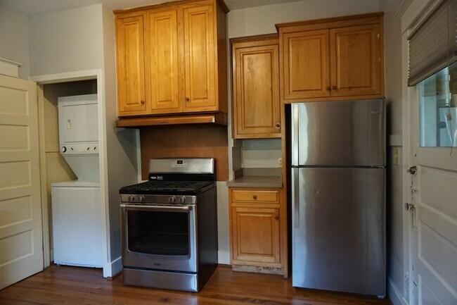 Building Photo - 2086 Lee Pl