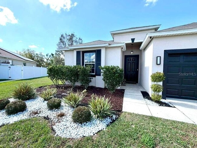 Building Photo - 32914 Hillman Ct