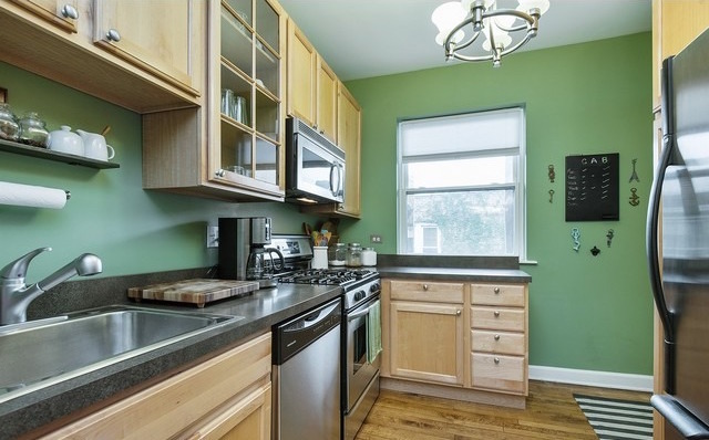 Building Photo - 4857 N Avers Ave