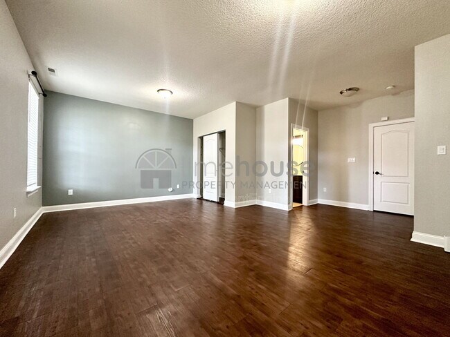 Building Photo - 4452 Leamore Square Rd