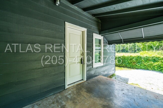Building Photo - Don't miss this beautifully renovated 2-be...