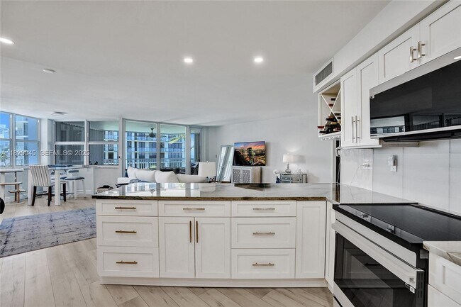 Building Photo - 1340 S Ocean Blvd