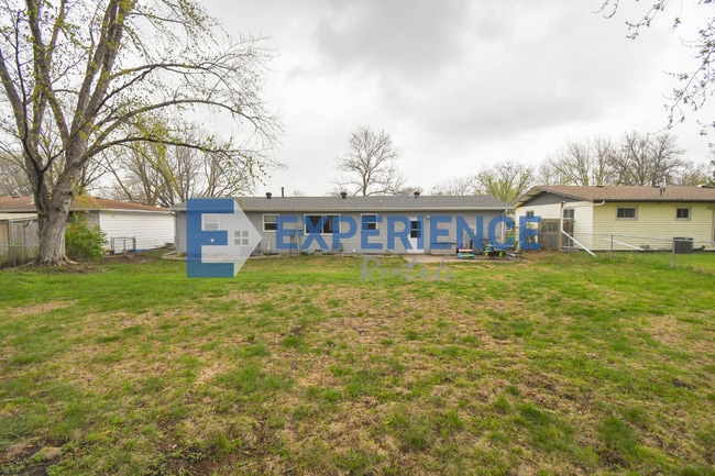 Building Photo - 217 N Needles Dr
