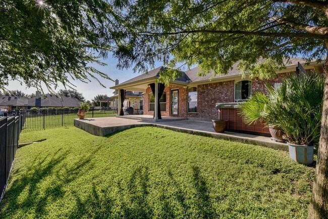 Building Photo - 1614 Hidden Springs Path