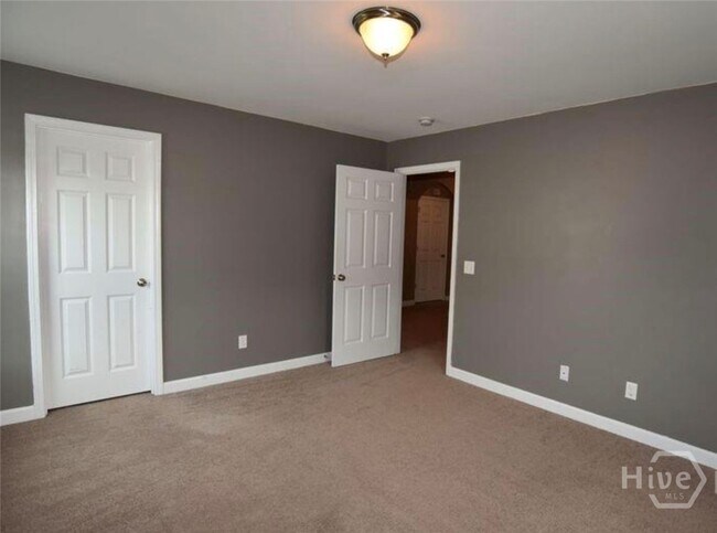 Building Photo - 933 Young Way