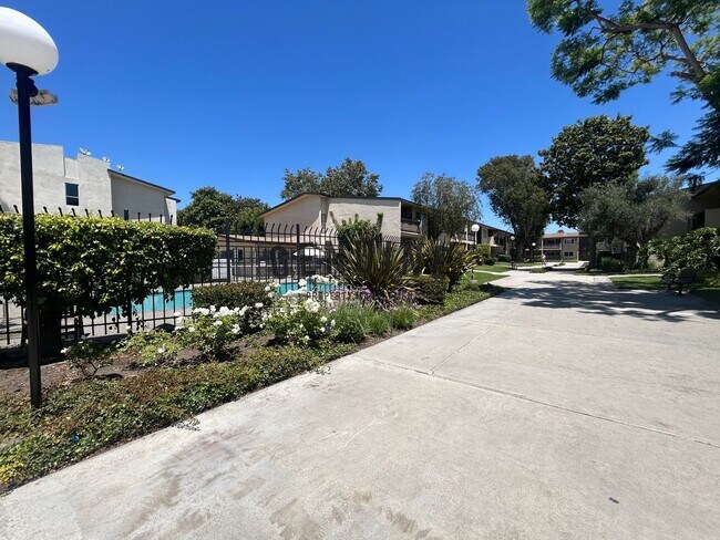 Building Photo - 12200 Montecito Rd