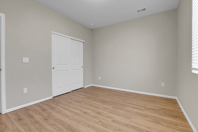 Building Photo - $2,600.00, 3 bedroom, 2.5 bathroom located...