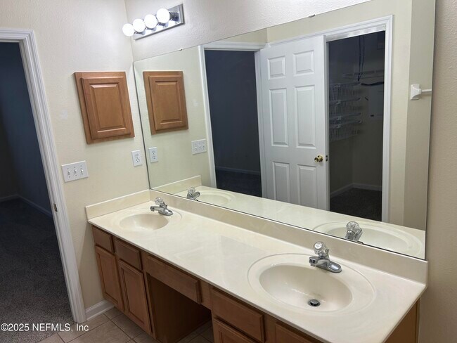 Building Photo - 352 Wooded Crossing Cir