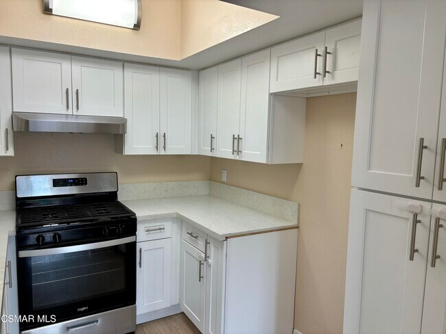 Building Photo - 5144 Longfellow Way