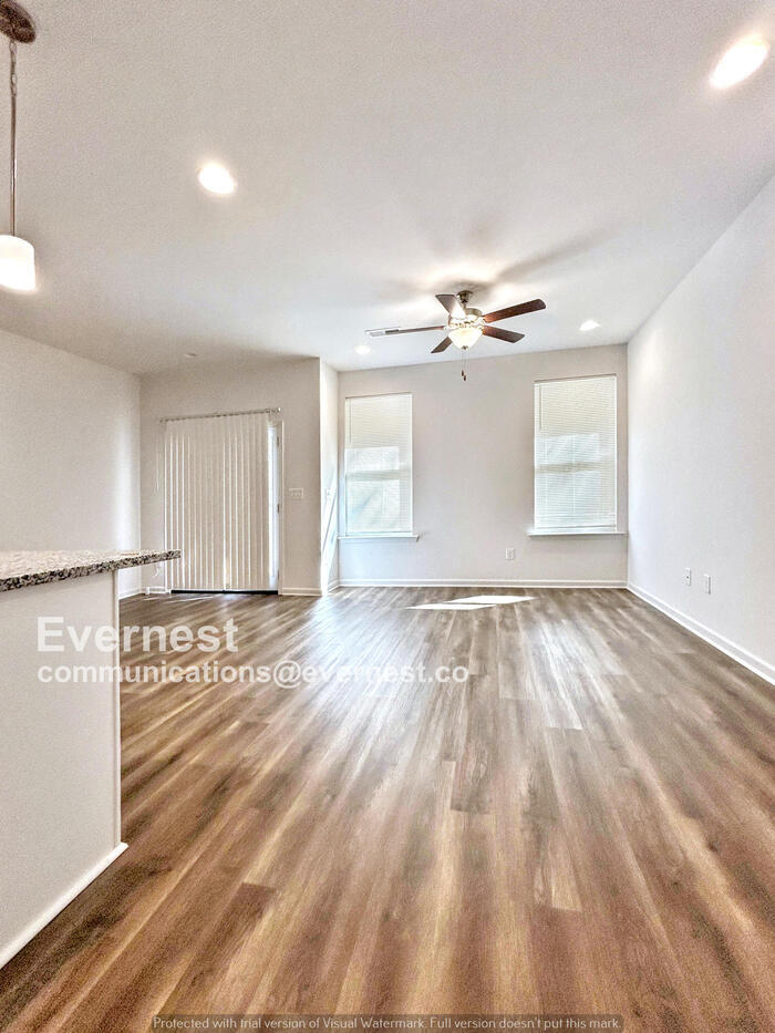 Building Photo - 1221 Marble St