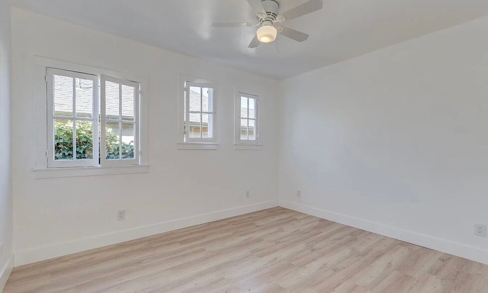 1st bed room - 1704 Miramar St