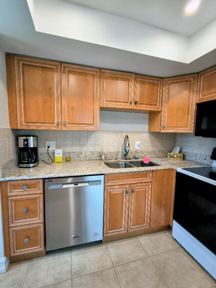 Building Photo - 1155 Sandpiper St