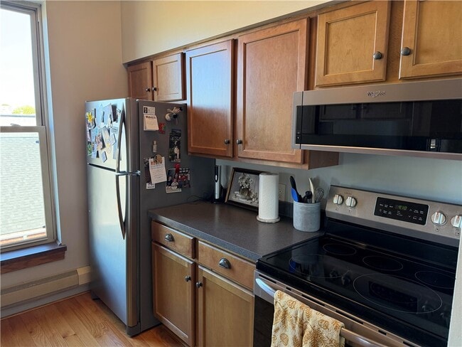 Building Photo - 287 Gregory St