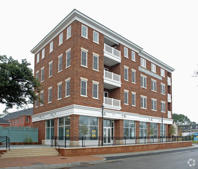 Building Photo - East Beach Villas