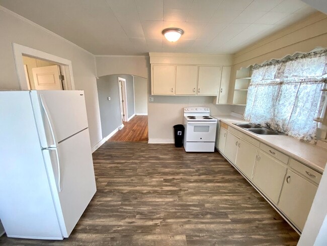 Building Photo - 2 Bedroom House in Seneca