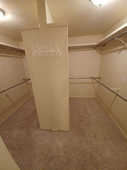 Building Photo - 3526 S Mirror St