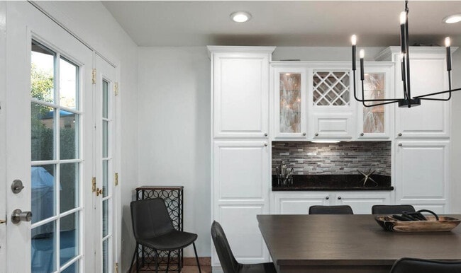 Building Photo - 8620 E San Miguel Ave