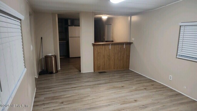 Building Photo - 10117 New Kings Rd