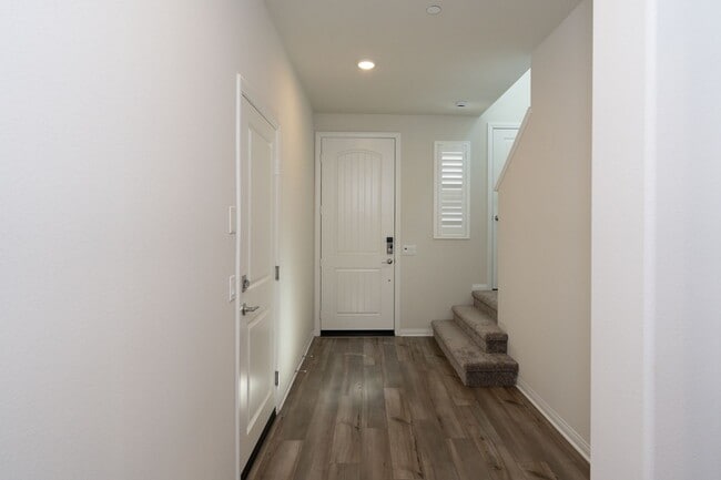 Building Photo - 455 Meyer Pl