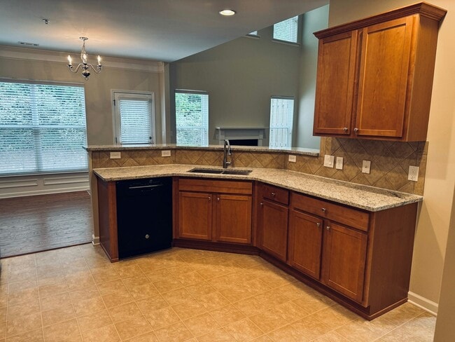 Building Photo - 506 Hillside Trail