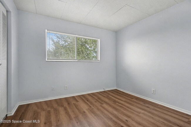 Building Photo - 204 Seminole Ave W