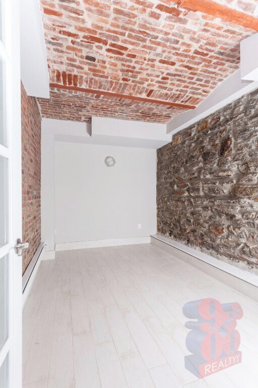 Building Photo - 336 E 18th St