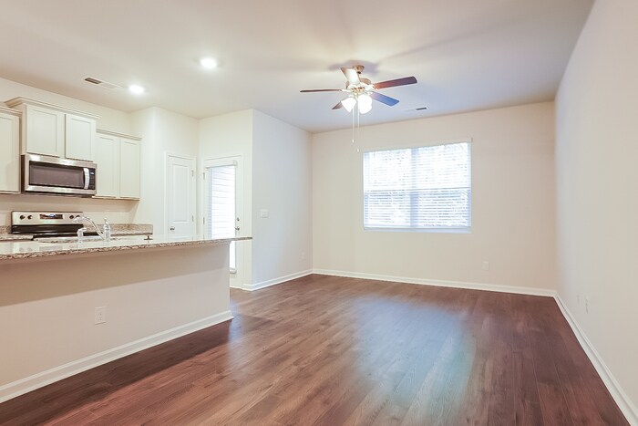 Building Photo - 2176 River Park Ct