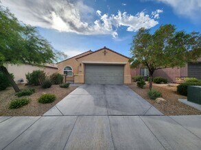 Building Photo - Spacious 3Bed/2Bath/2Car home nestled in the desirable Anthem Highlands Community